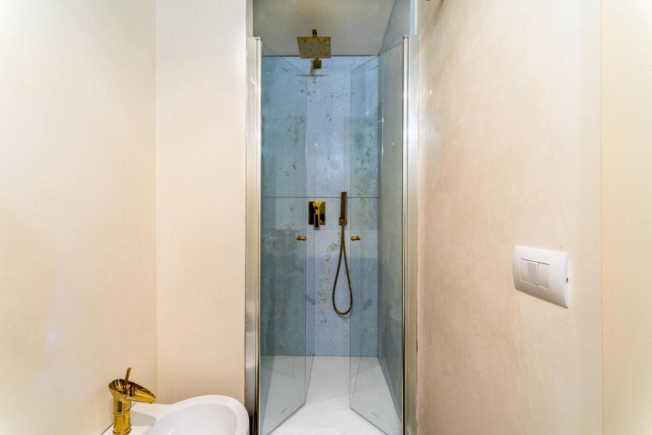Riviere Private Rooms Alla Scala Mailand Exterior foto